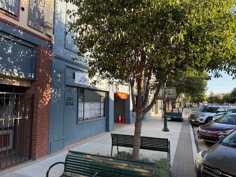 319-323 Main St, Salinas, CA for lease - Building Photo - Image 3 of 7