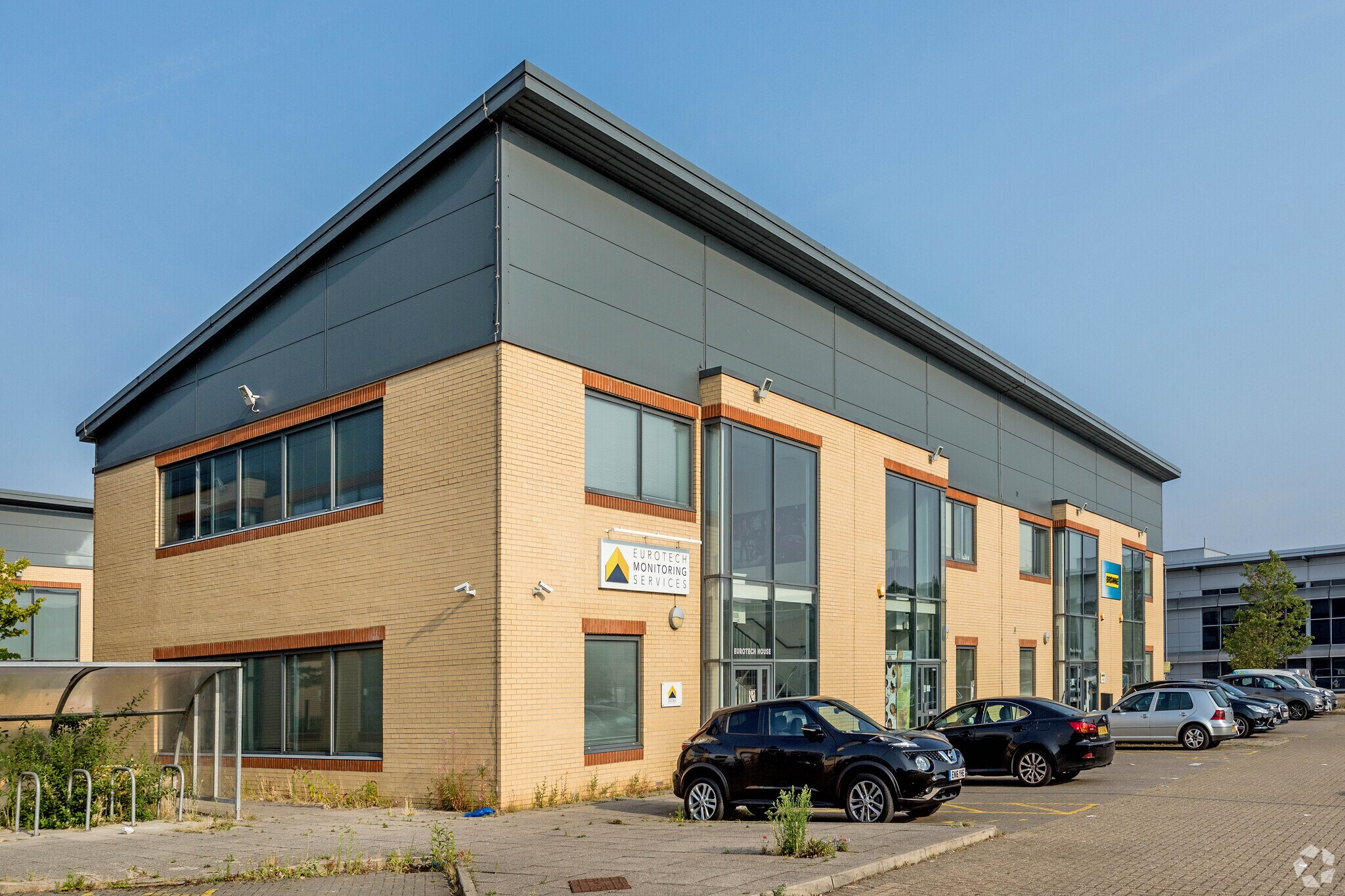 6 Kinetic Cres, Enfield for sale Primary Photo- Image 1 of 1