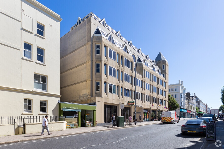 112-116 Western Rd, Hove for lease - Primary Photo - Image 1 of 34