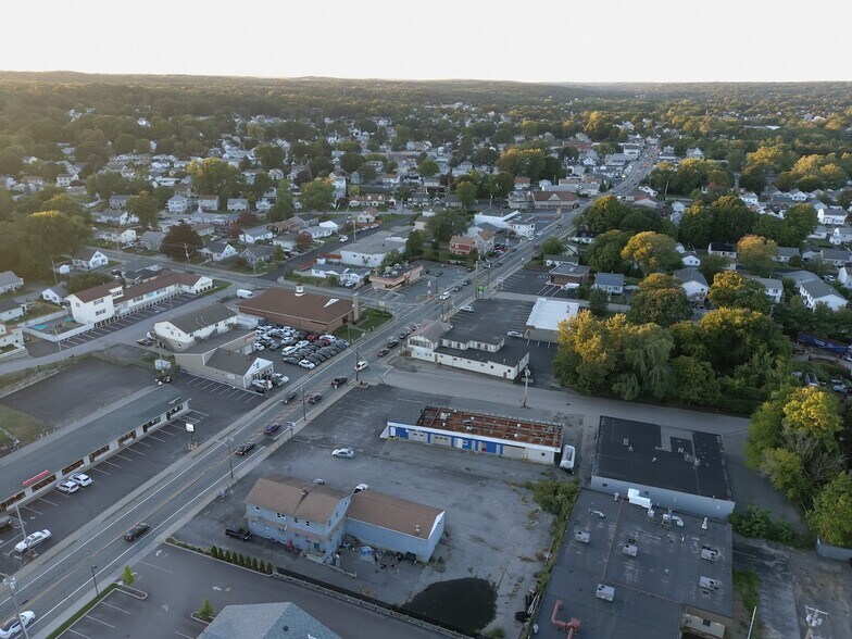 577 Killingly St, Johnston, RI 02919