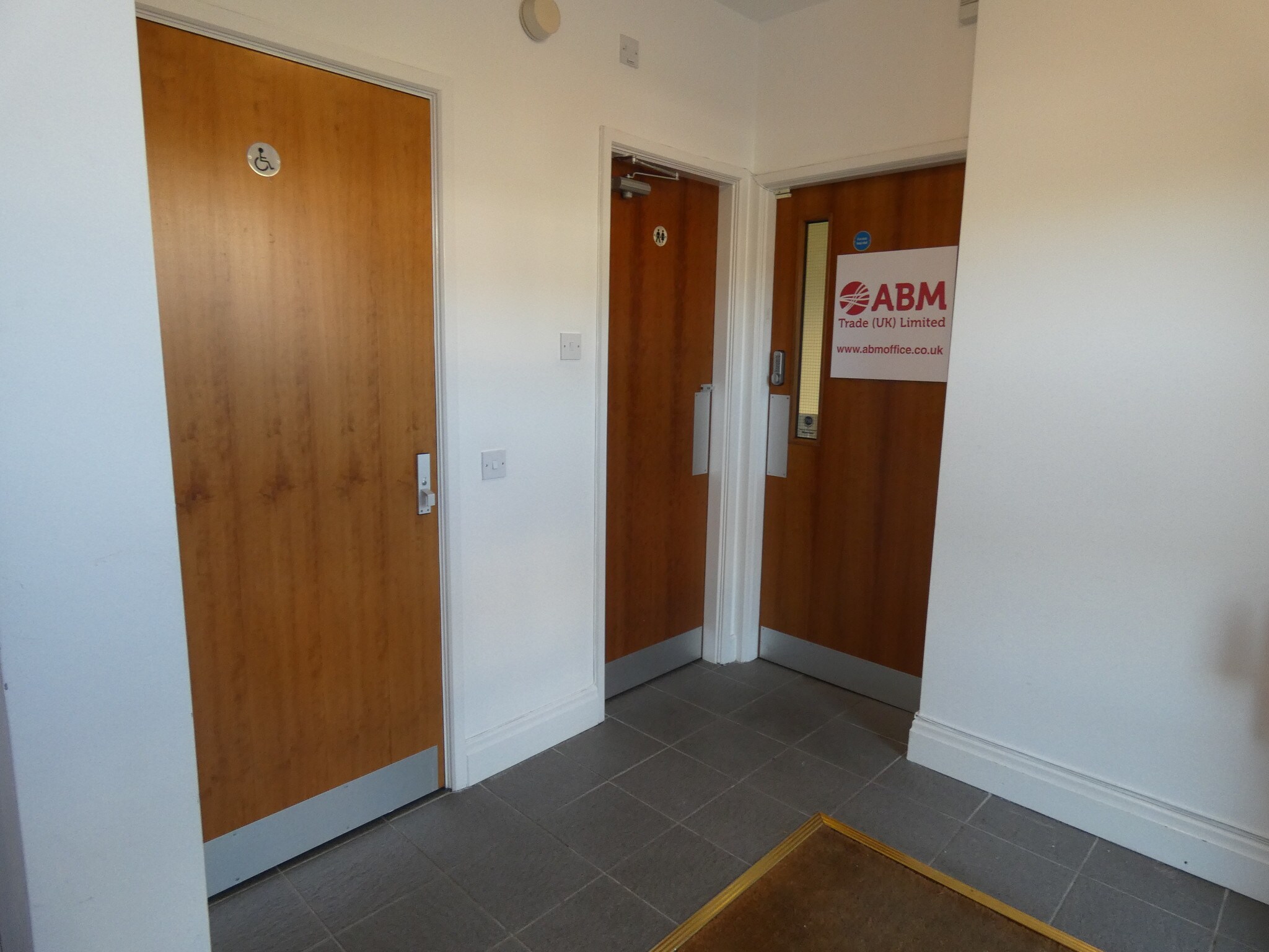 Salmon Fields Oldham Office To Rent 798 Sq Ft 11 90 Psf