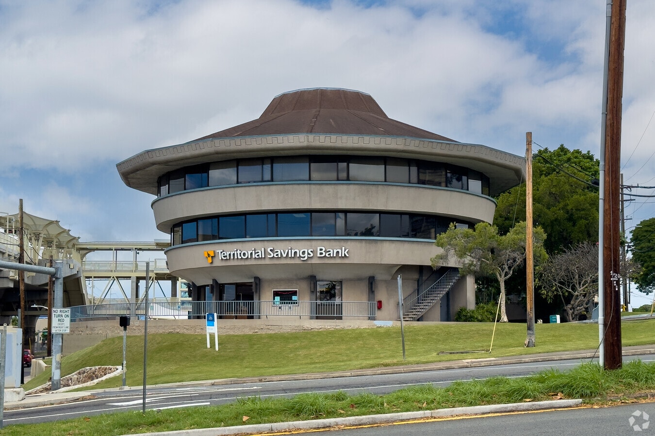 98-084 Kamehameha Hwy, Aiea, HI 96701 | LoopNet