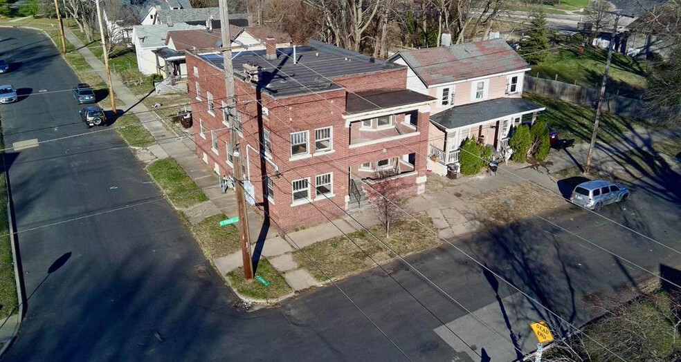 919 W 3rd St, Peoria, IL for sale - Building Photo - Image 2 of 32