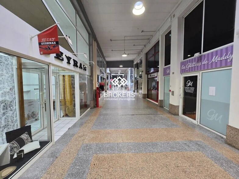 Retail in Oyonnax for lease - Building Photo - Image 3 of 13