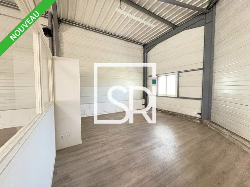 Retail in Aubière for lease Interior Photo- Image 1 of 13