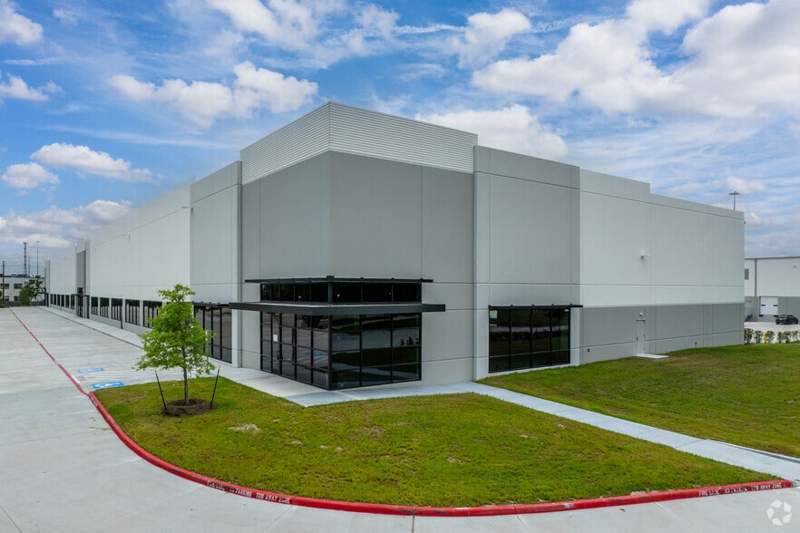 13027 Stiles Ln, Sugar Land, TX for lease - Primary Photo - Image 2 of 2