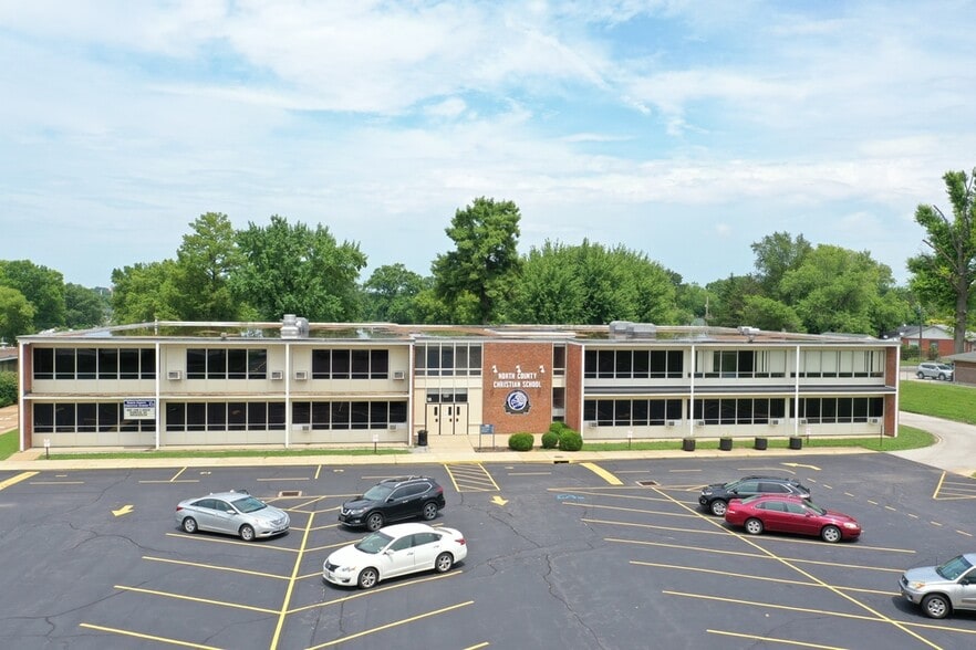 845 Dunn Rd, Florissant, MO for sale - Building Photo - Image 1 of 1