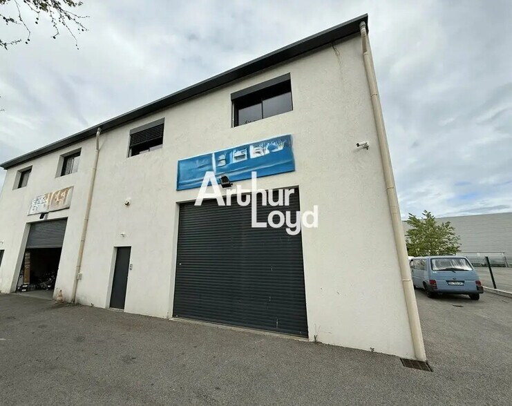 Flex in Puget-sur-Argens for lease - Building Photo - Image 1 of 8