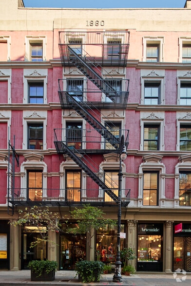 46-50 Greene St, New York, NY for lease - Building Photo - Image 2 of 14