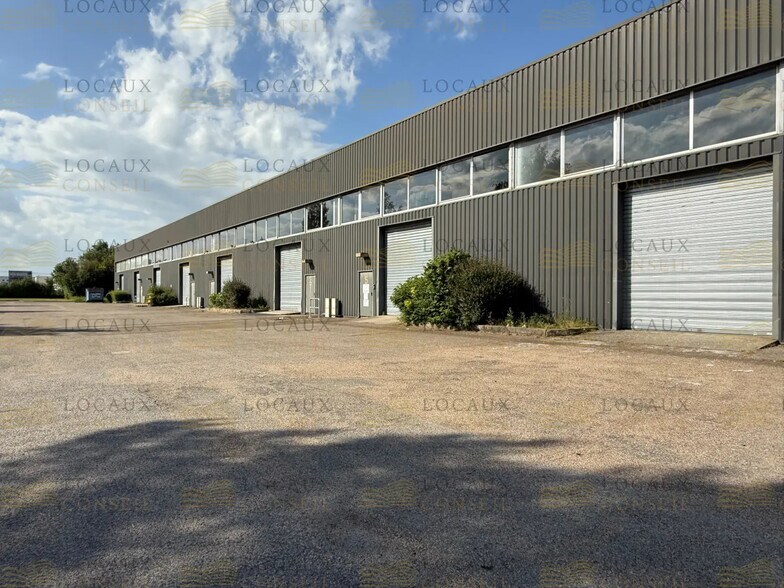 Flex in Coignières for lease - Building Photo - Image 3 of 8