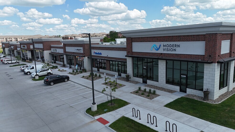 6960 E.P. True Pky, West Des Moines, IA for lease - Building Photo - Image 1 of 15