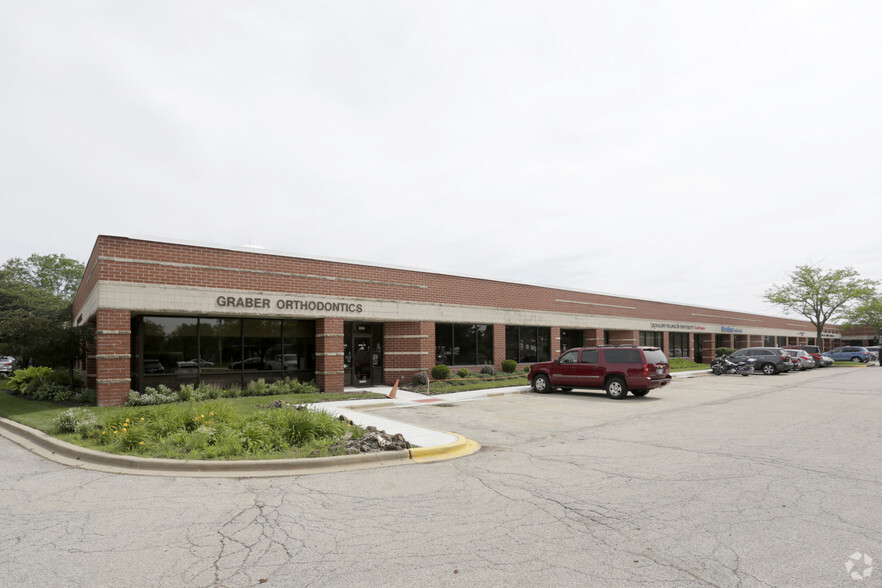 830 W End Ct, Vernon Hills, IL for lease - Primary Photo - Image 1 of 4