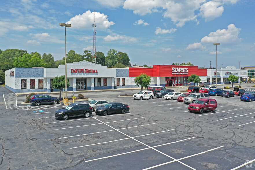 4212 W Wendover Ave, Greensboro, NC for sale - Building Photo - Image 1 of 1