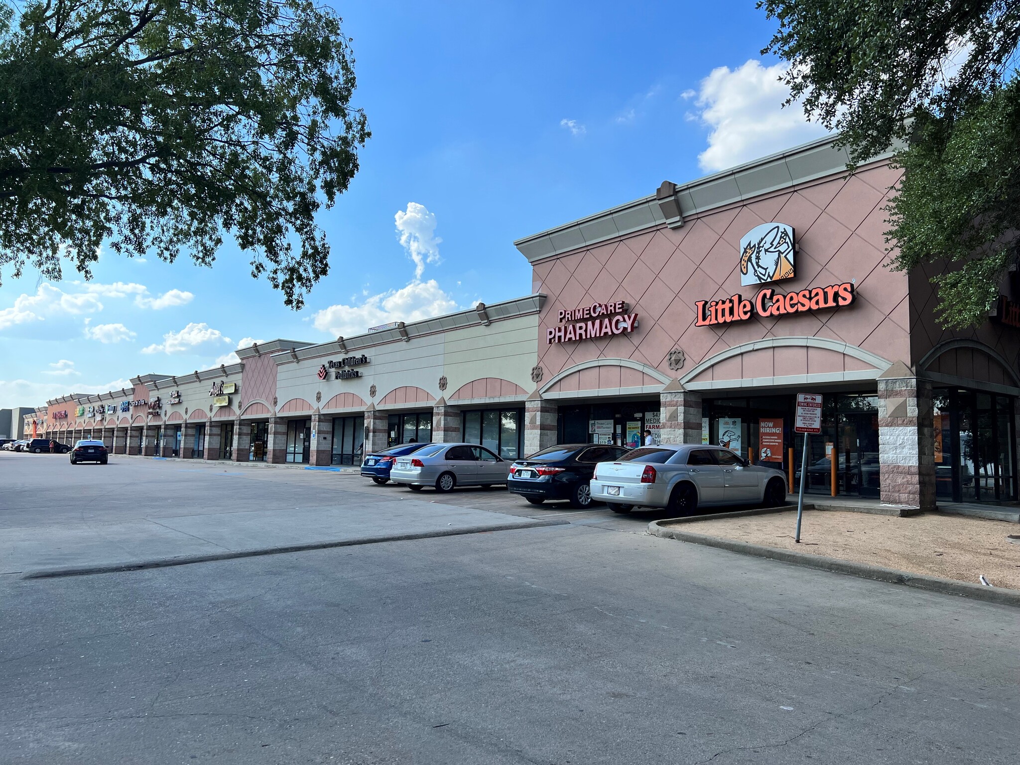 5600-5610 Gulfton Dr, Houston, TX for lease Building Photo- Image 1 of 4