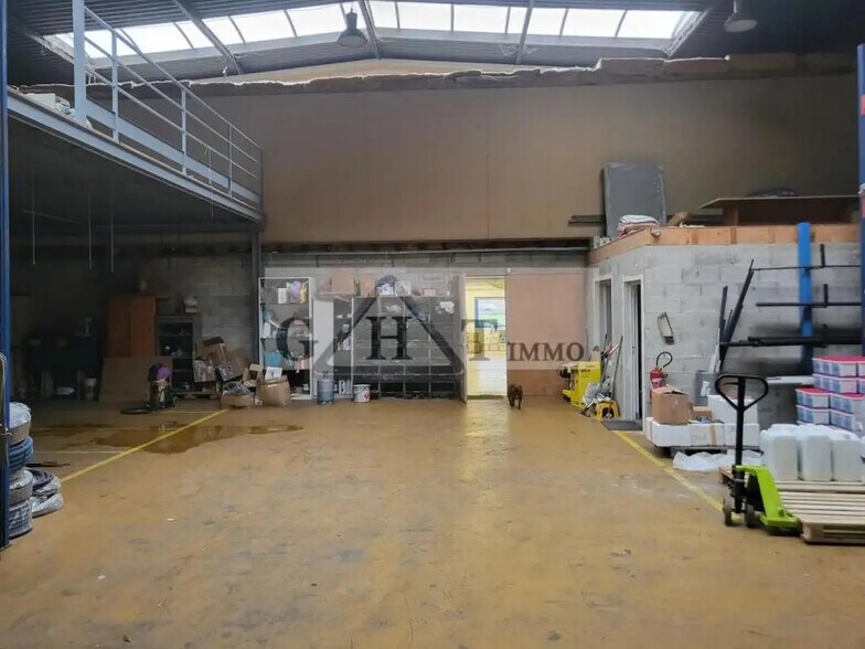 Industrial in SAINT-OUEN-L'AUMONE for lease - Interior Photo - Image 3 of 5
