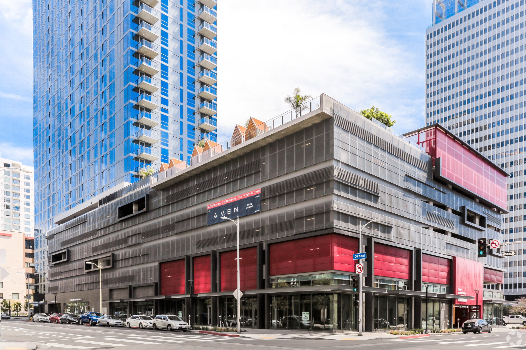 1120 S Grand Ave, Los Angeles, CA 90015 AVEN