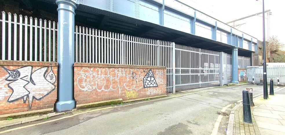 Hadleigh St, London for lease - Building Photo - Image 1 of 12