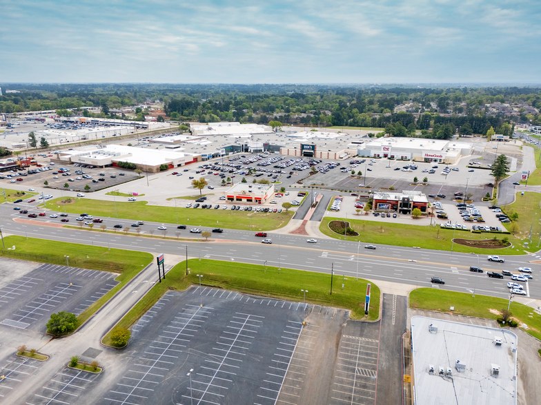 Longview Mall portfolio of 2 properties for sale on LoopNet.com - Building Photo - Image 2 of 5