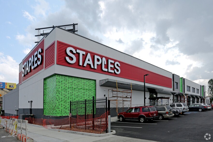 9130 Van Wyck Expwy, Jamaica, NY, 11418 Retail Space For Lease