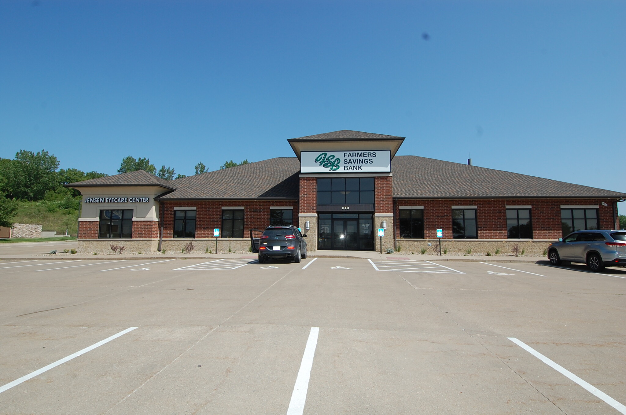 640 Highway 1 W, Iowa City, IA for lease Building Photo- Image 1 of 52