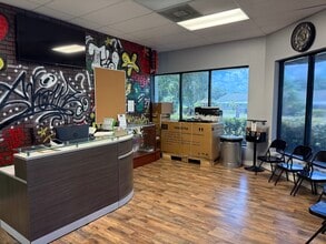 821 NE 36th Terrace, Ocala, FL for lease Interior Photo- Image 2 of 15