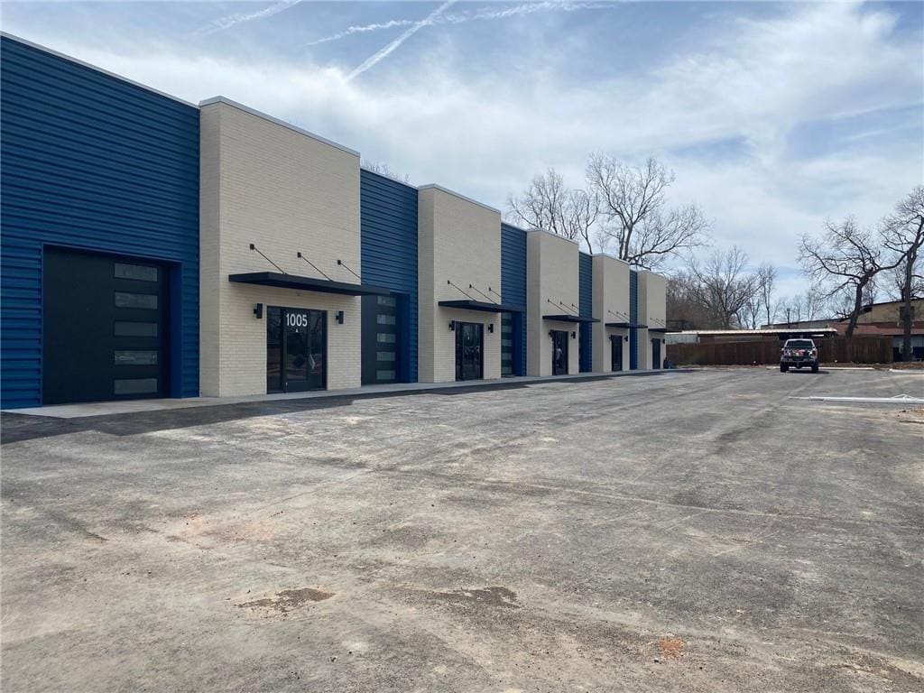 1005 N Bloomington St, Lowell, AR for lease Building Photo- Image 1 of 4