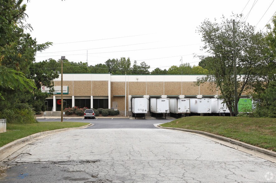 400 Indeco Blvd SW, Atlanta, GA for lease - Building Photo - Image 2 of 5
