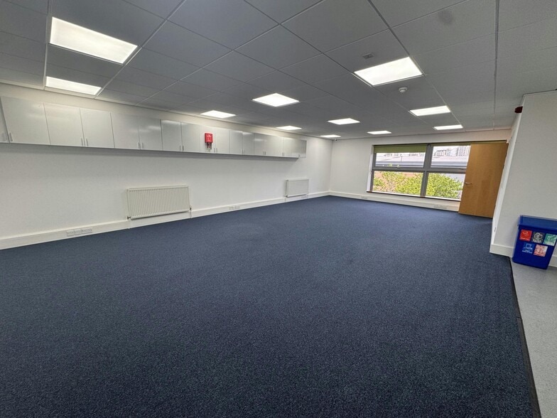 Seymour St, London for lease - Interior Photo - Image 3 of 7