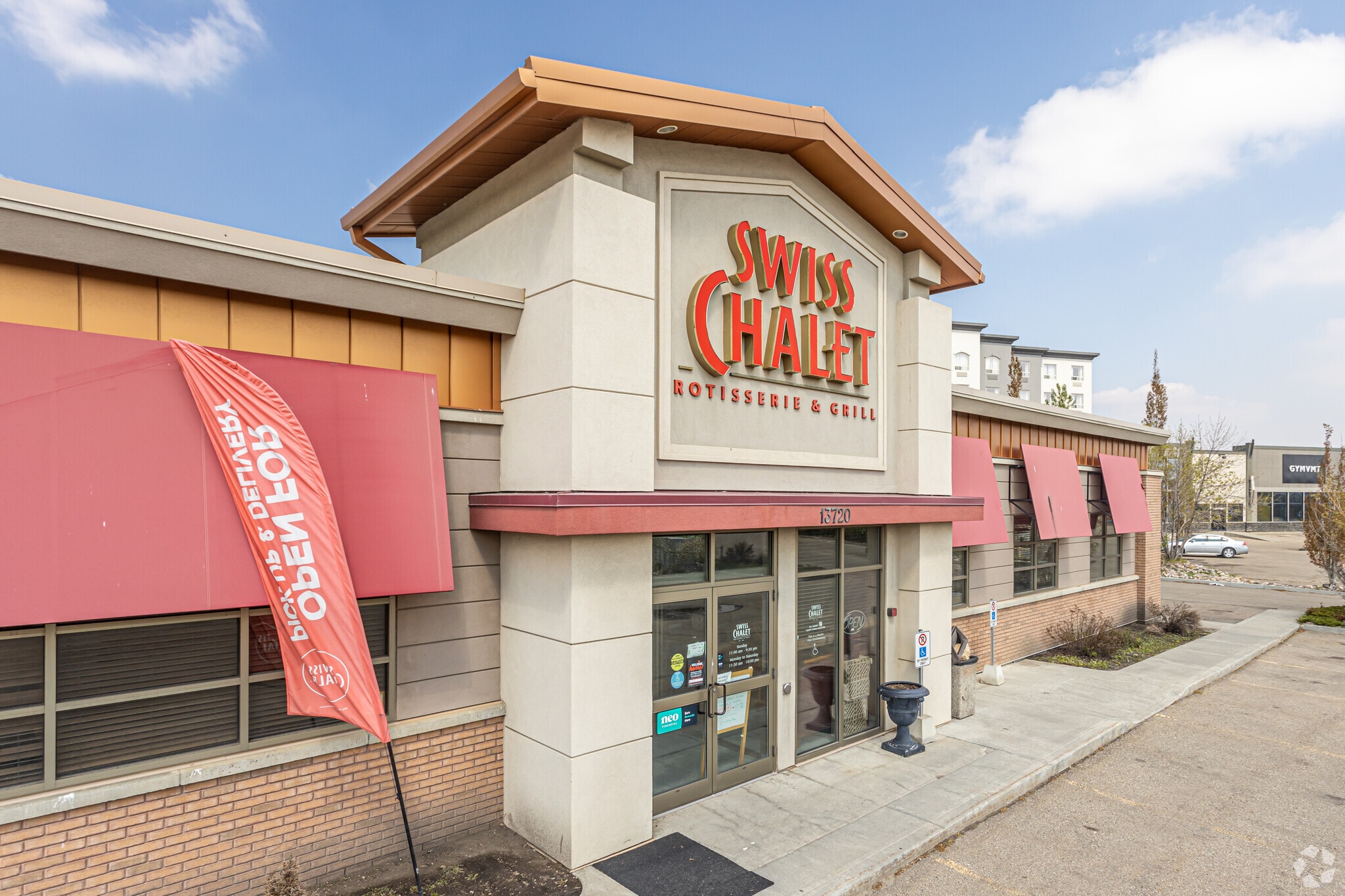 13720 50th St NW, Edmonton, AB for sale Primary Photo- Image 1 of 1