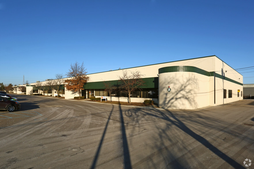 12050-12190 Hubbard St, Livonia, MI for lease - Primary Photo - Image 1 of 7