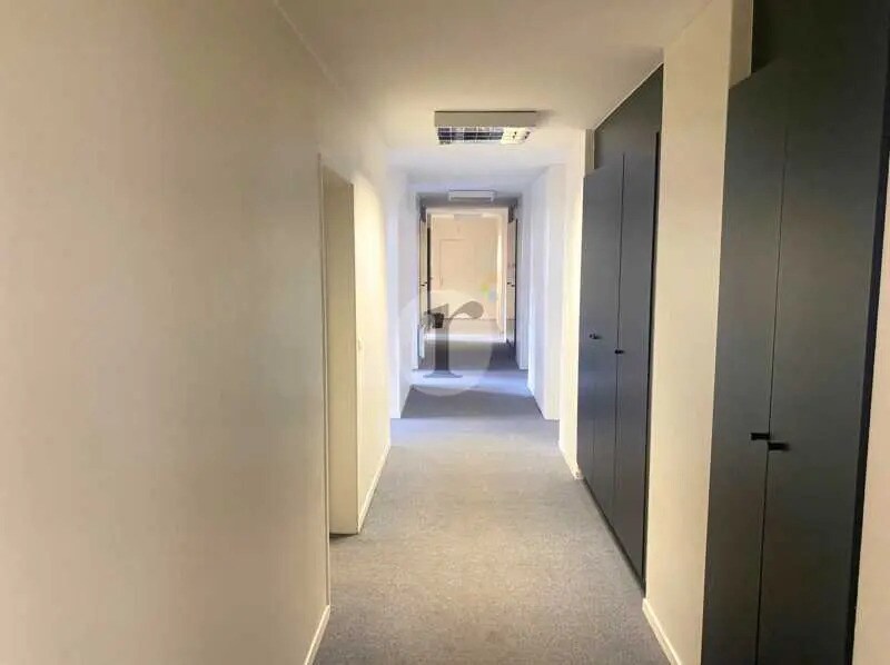 Office in Lille for lease Interior Photo- Image 1 of 6