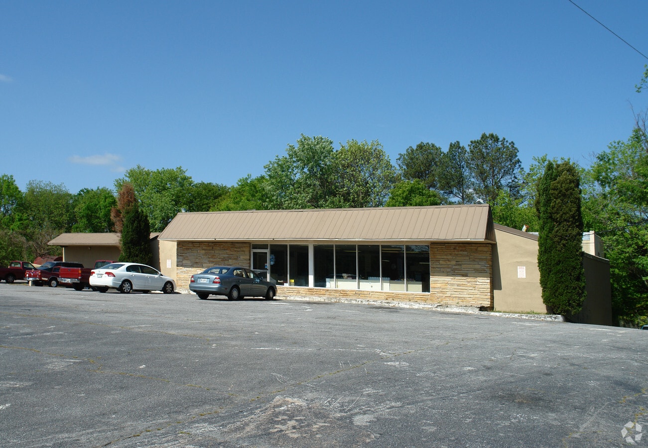 3014 Shallowford Rd, Atlanta, GA 30341