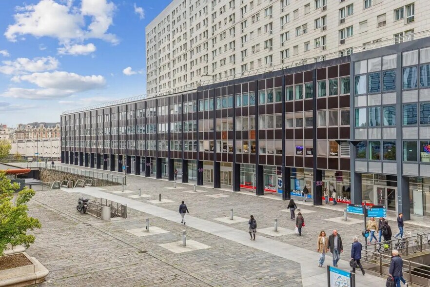 18-32 Terrasse Bellini, Puteaux for sale - Building Photo - Image 3 of 14