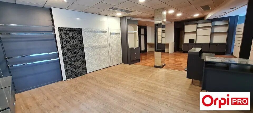 Retail in Saint-Brieuc for lease - Interior Photo - Image 2 of 5