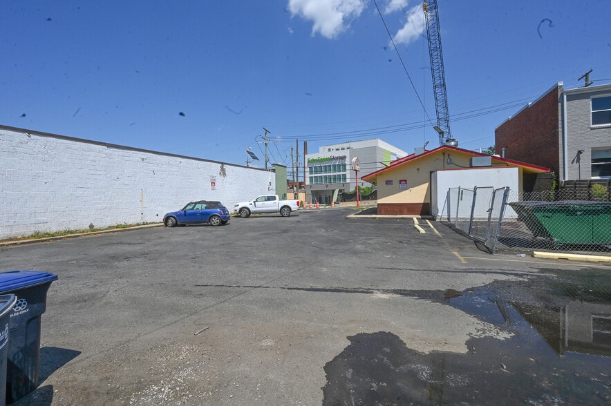 1239 Mount Olivet Rd NE, Washington, DC for lease - Building Photo - Image 3 of 9
