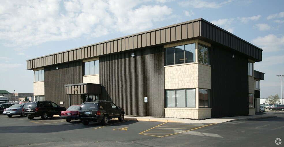 5151 S Howell Ave, Milwaukee, WI for sale - Primary Photo - Image 1 of 1