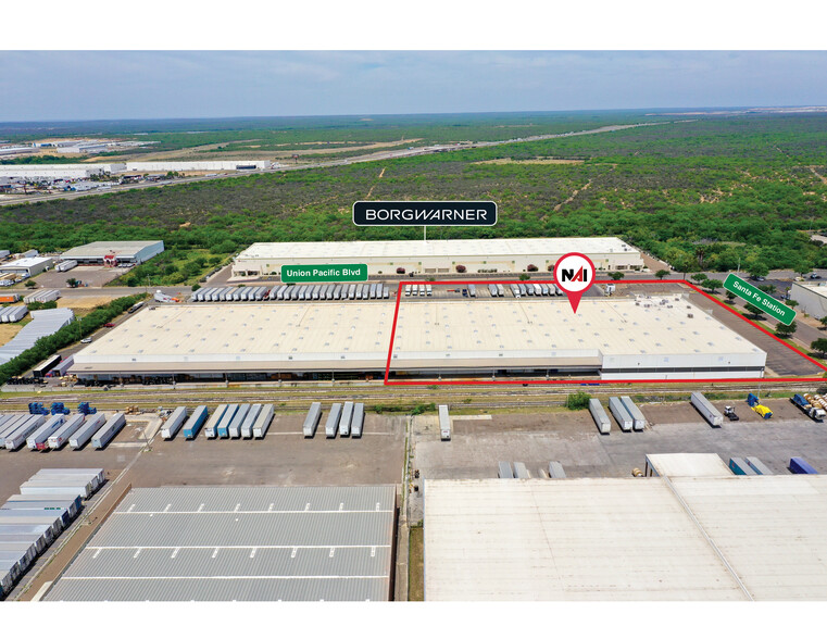 417 Union Pacific Blvd, Laredo, TX for lease - Aerial - Image 2 of 8