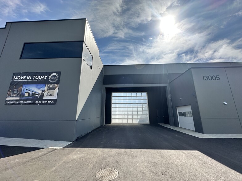 13005 93 Av SW, Edmonton, AB for sale - Building Photo - Image 1 of 20