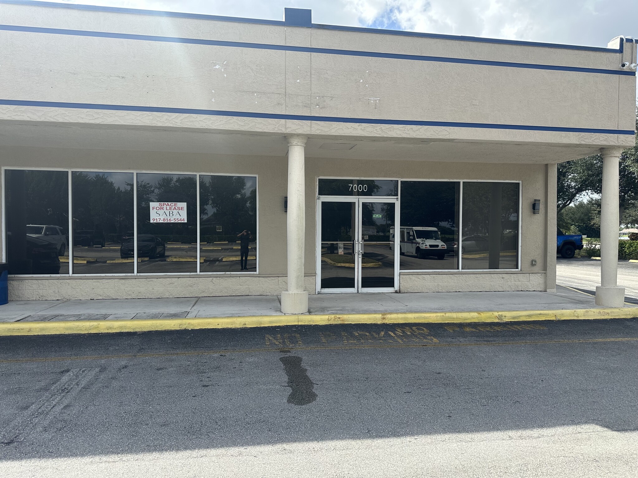 7000 Charleston Shores Blvd, Lake Worth, FL for lease Building Photo- Image 1 of 1