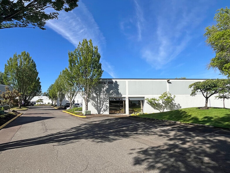 10950 SW 5th St, Beaverton, OR for lease - Building Photo - Image 2 of 9