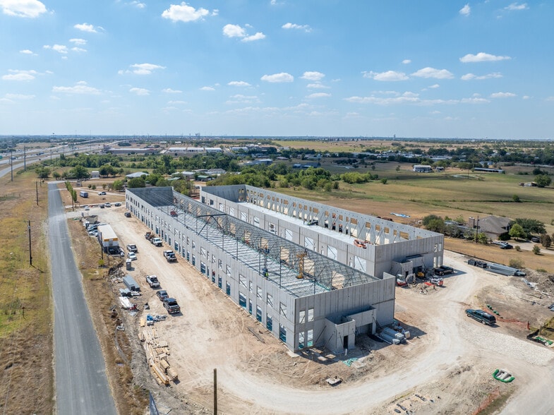 1433 Chris Ln, Pflugerville, TX for lease - Construction Photo - Image 2 of 4