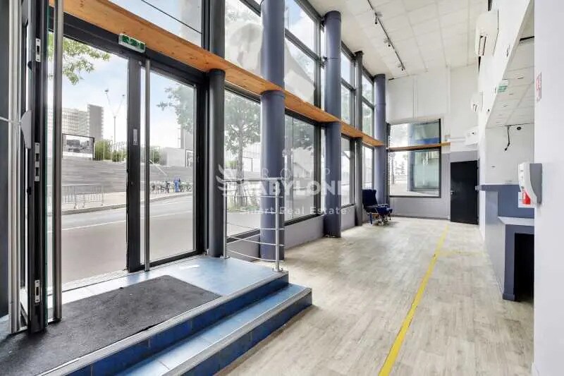 Retail in Paris for lease - Lobby - Image 1 of 7