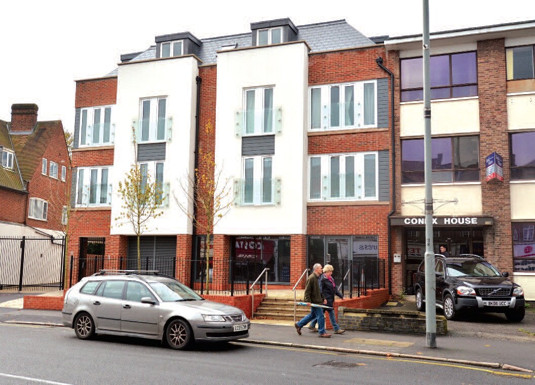 150 Field End Rd, Pinner for sale Primary Photo- Image 1 of 1
