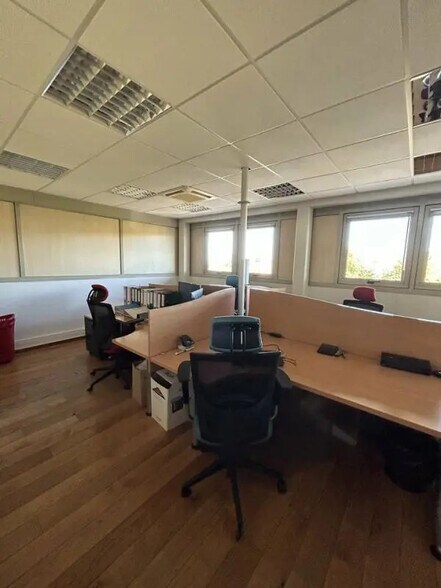 Office in Yutz for lease - Building Photo - Image 2 of 27