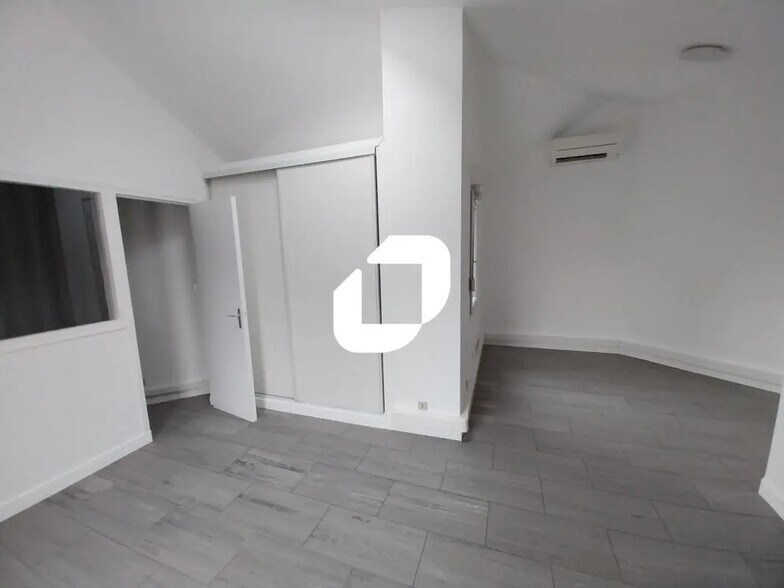 Office in Bry-sur-Marne for lease - Interior Photo - Image 2 of 6