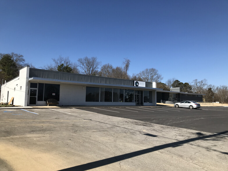 2230-2244 North Rd, Gardendale, AL for lease - Building Photo - Image 2 of 4