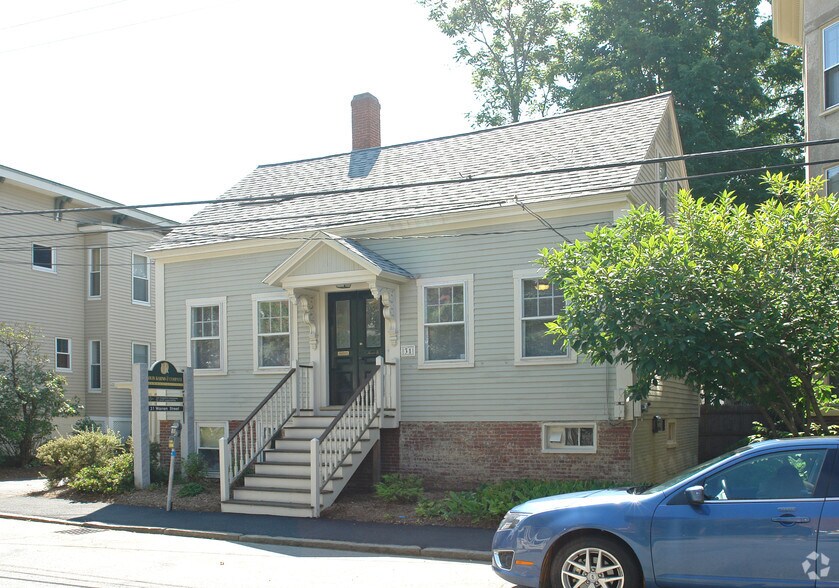 31 Warren St, Concord, NH 03301