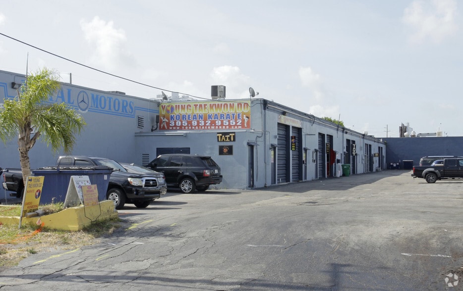 2610-2632 NE 188th St, Miami, FL for lease - Building Photo - Image 3 of 3