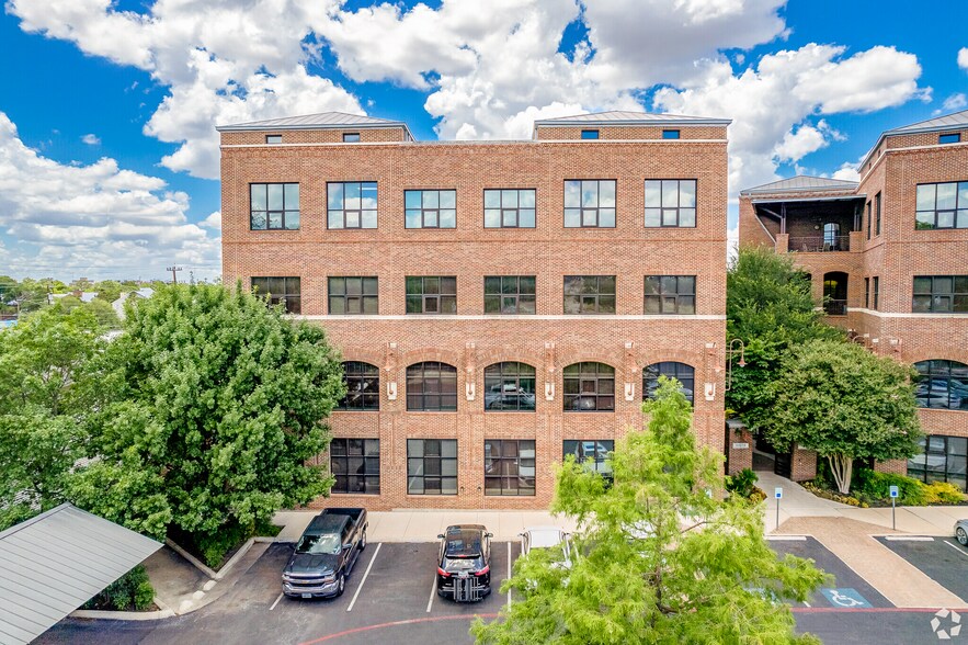 2632 Broadway St, San Antonio, TX for lease - Building Photo - Image 3 of 21