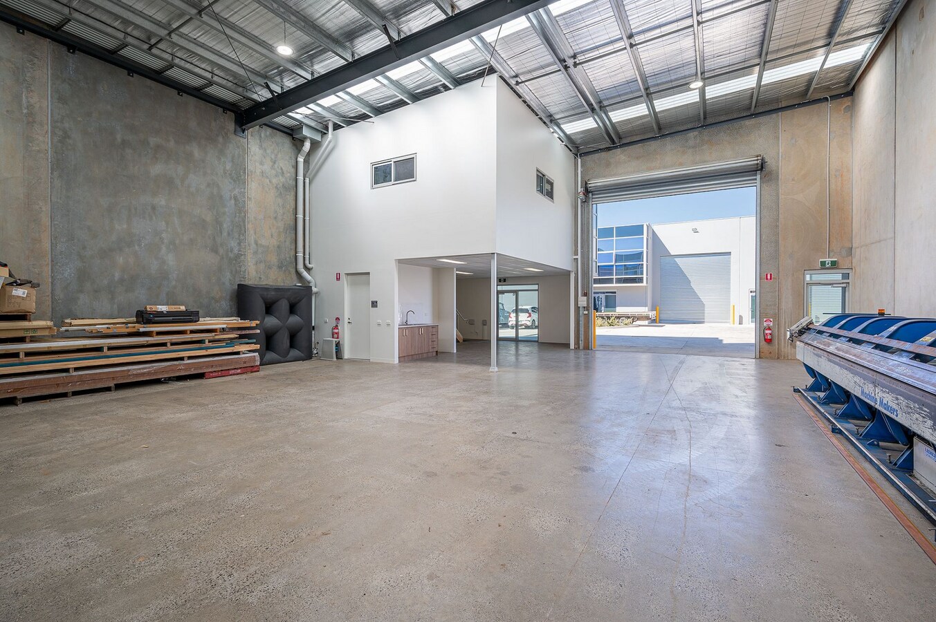 41-45 Kurrle Rd, Sunbury, VIC 3429 - Unit 15 - - Interior Photo - Image 2 of 4